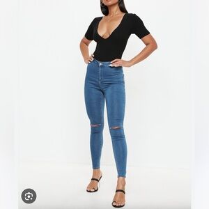 NWOT NWT MISSGUIDED VICE HIGHWAISTED SLASH KNEE BLUE  SKINNY JEANS US4L